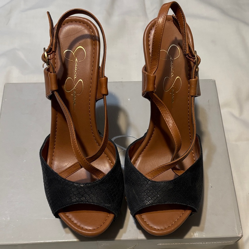 Jessica Simpson Black and Tan Heels